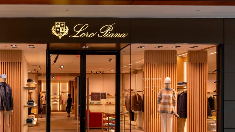 Итальянский бренд Loro Piana обвинили в жестоком обращении с сотрудниками
