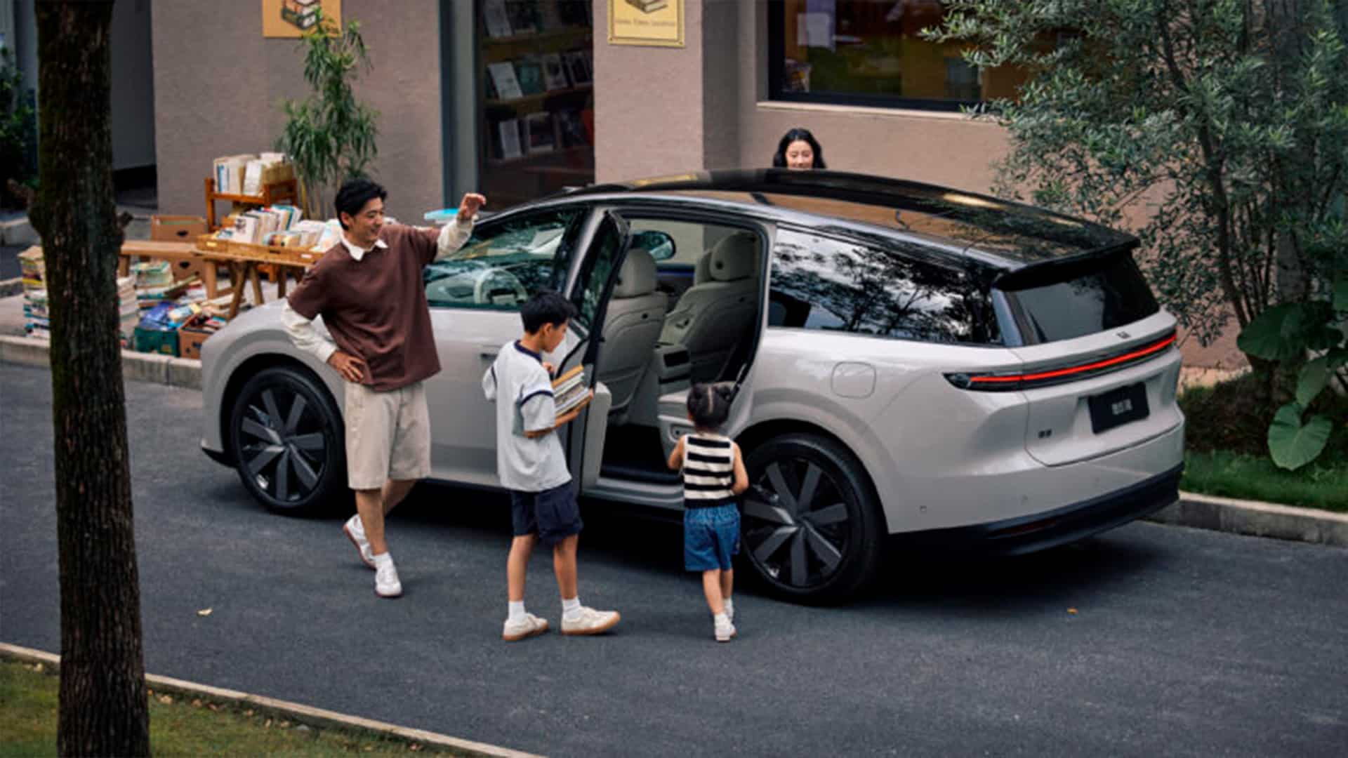 электрический кроссовер Li i8, Lixiang