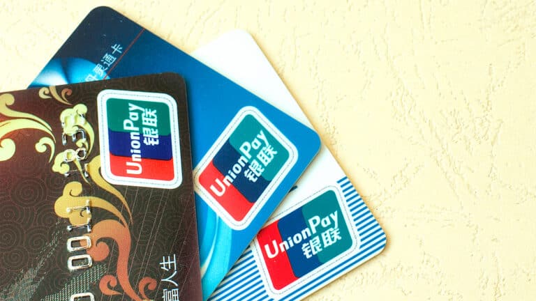 Казахстанцам стали доступны переводы на карты UnionPay в Китай и по всему миру
