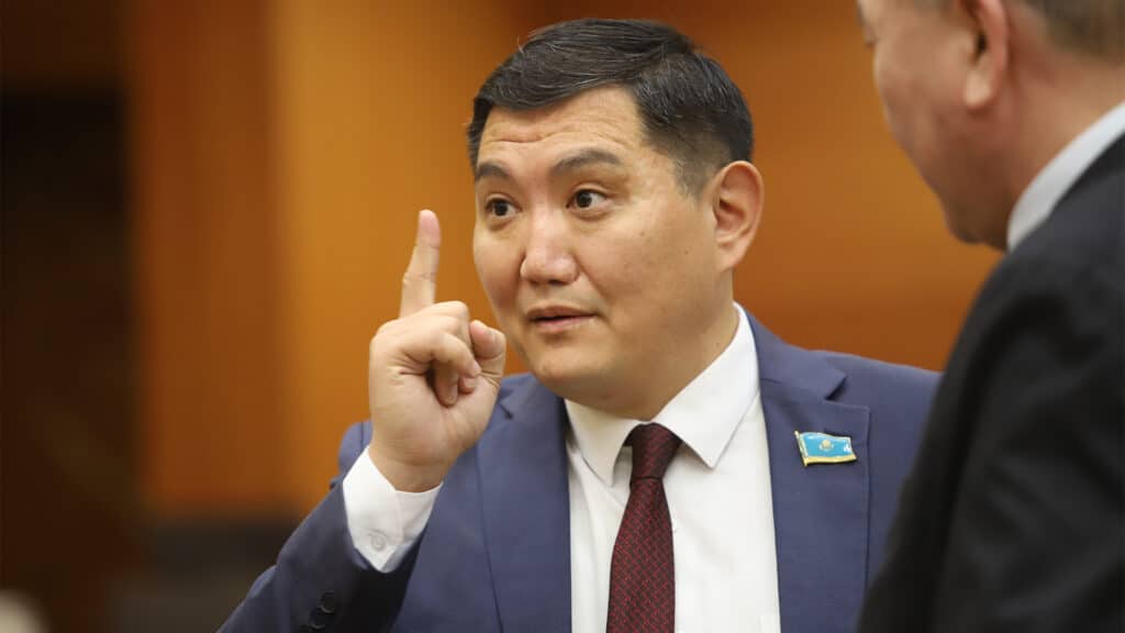 Депутат опасается захвата земли сирот в Алматы