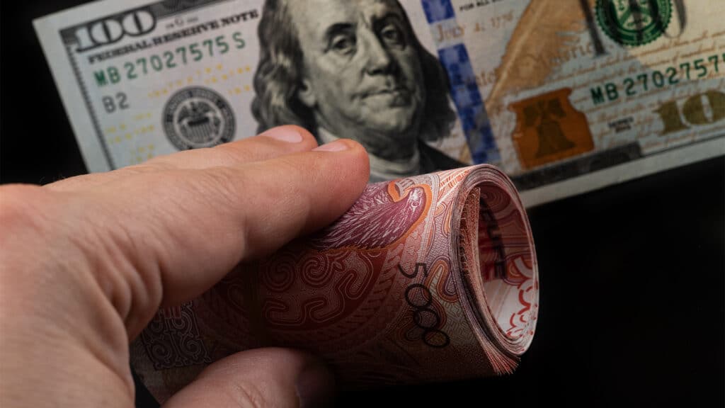 АФК: Прогноз кабмина по курсу на 2026 год мог повлиять на падение тенге сейчас