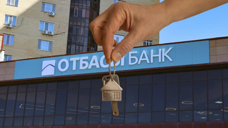 Казахстанка пожаловалась на неожиданные расходы в Отбасы банке