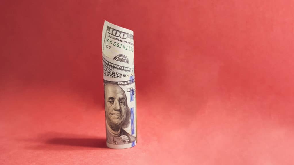 Доллар ослаб на 10% с начала года