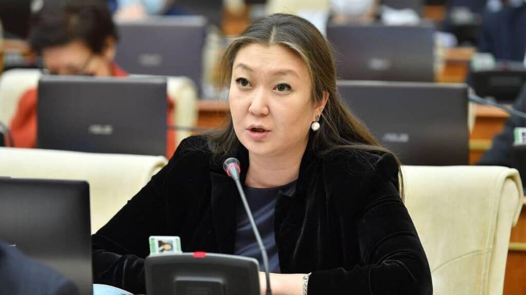 Закиева сделала заявление, кто должен был переезжать из детдома в Алматы