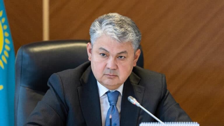 Кошербаев считает, что ситуация с детдомом Алматы вышла из под контроля из-за акимата