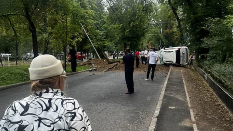 В Алматы после взрыва газопровода два человека обратились в больницу