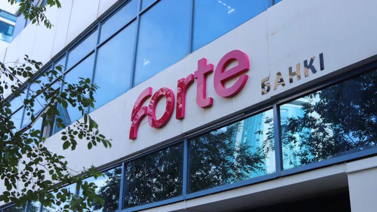 Акции ForteBank падают почти на 10% на фоне слухов о выкупе бумаг у миниритариев