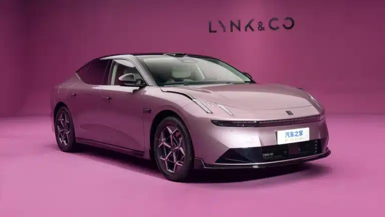 Lynk&Co жаңа гибрид нұсқадағы көлігін таныстырды