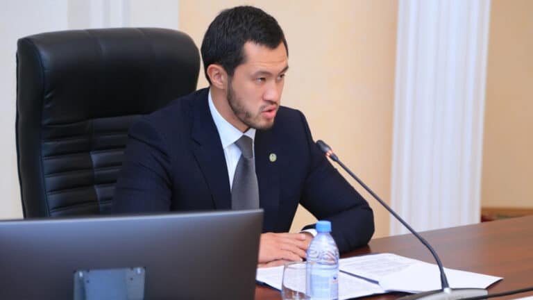Пост главы КТЖ временно занял родственник Даниала Ахметова