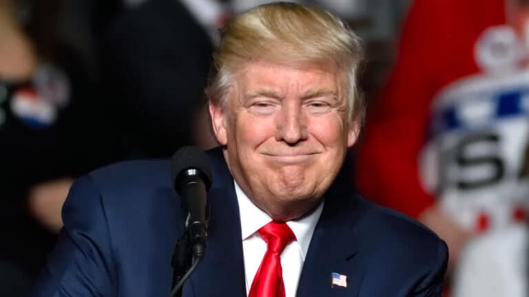 Налоговые реформы Трампа сделают богатых в США еще богаче, а бедных беднее
