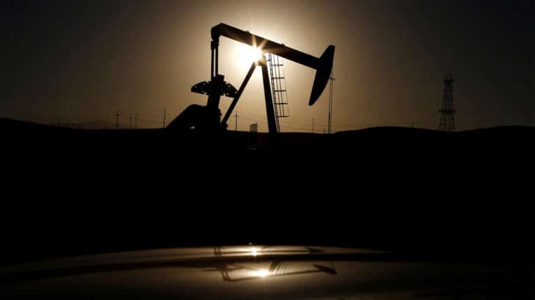 Казахстан и страны ОПЕК+ могут отказаться от сокращения добычи нефти