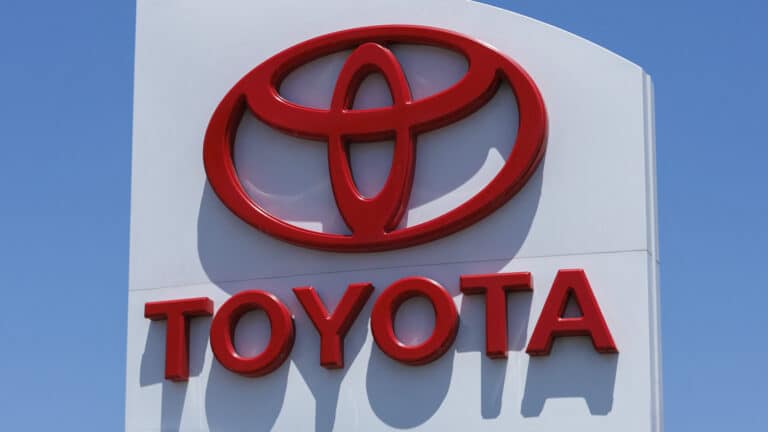 «Дочка» Toyota Motor займет 5 млрд тенге, чтобы выдать микрокредиты казахстанцам