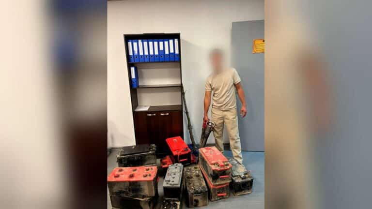 В Астане за ночь с автомашин сняли 12 аккумуляторов