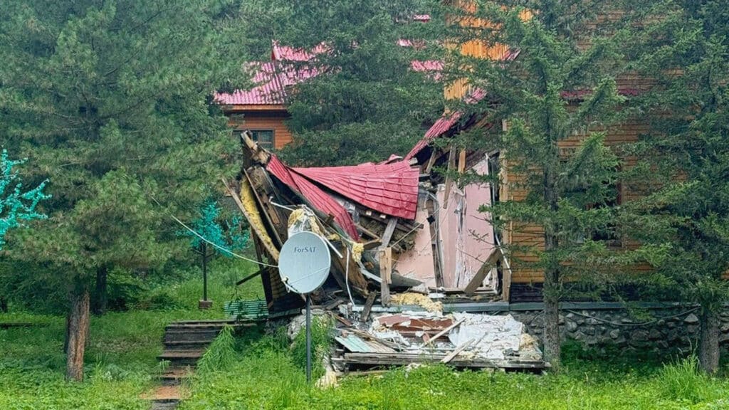 Переданный государству санаторий в ВКО разрушился, но за него продолжают брать деньги