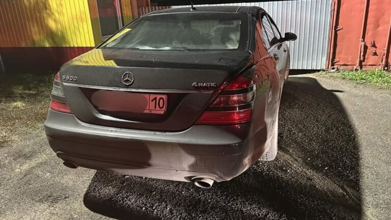 Mercedes угнал подросток в Костанае, чтобы покатать друзей