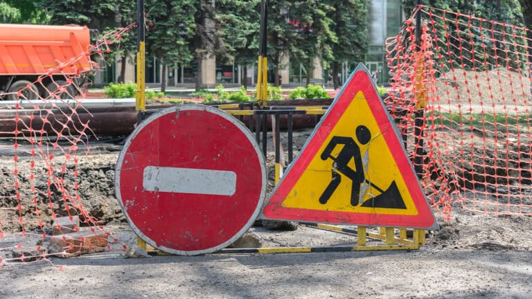 В Алматы началась замена трубопровода, которому 40 лет