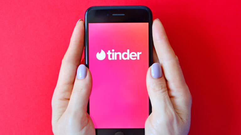 Казашка из России рассказала о свиданиях с мужчинами из Tinder в Алматы