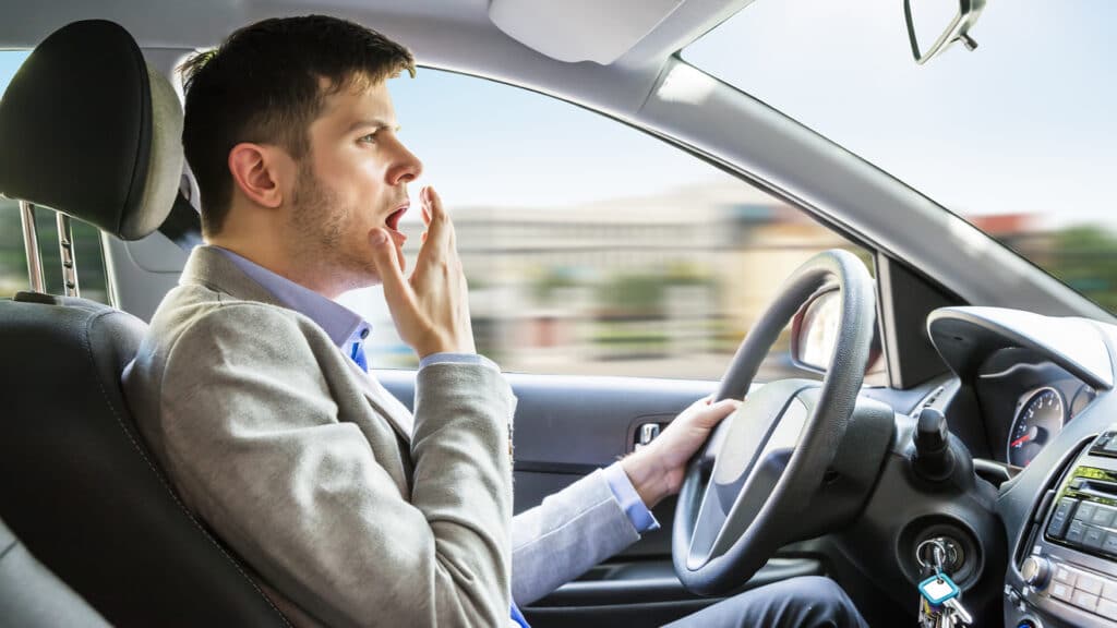 Названы способы борьбы со сном в дороге