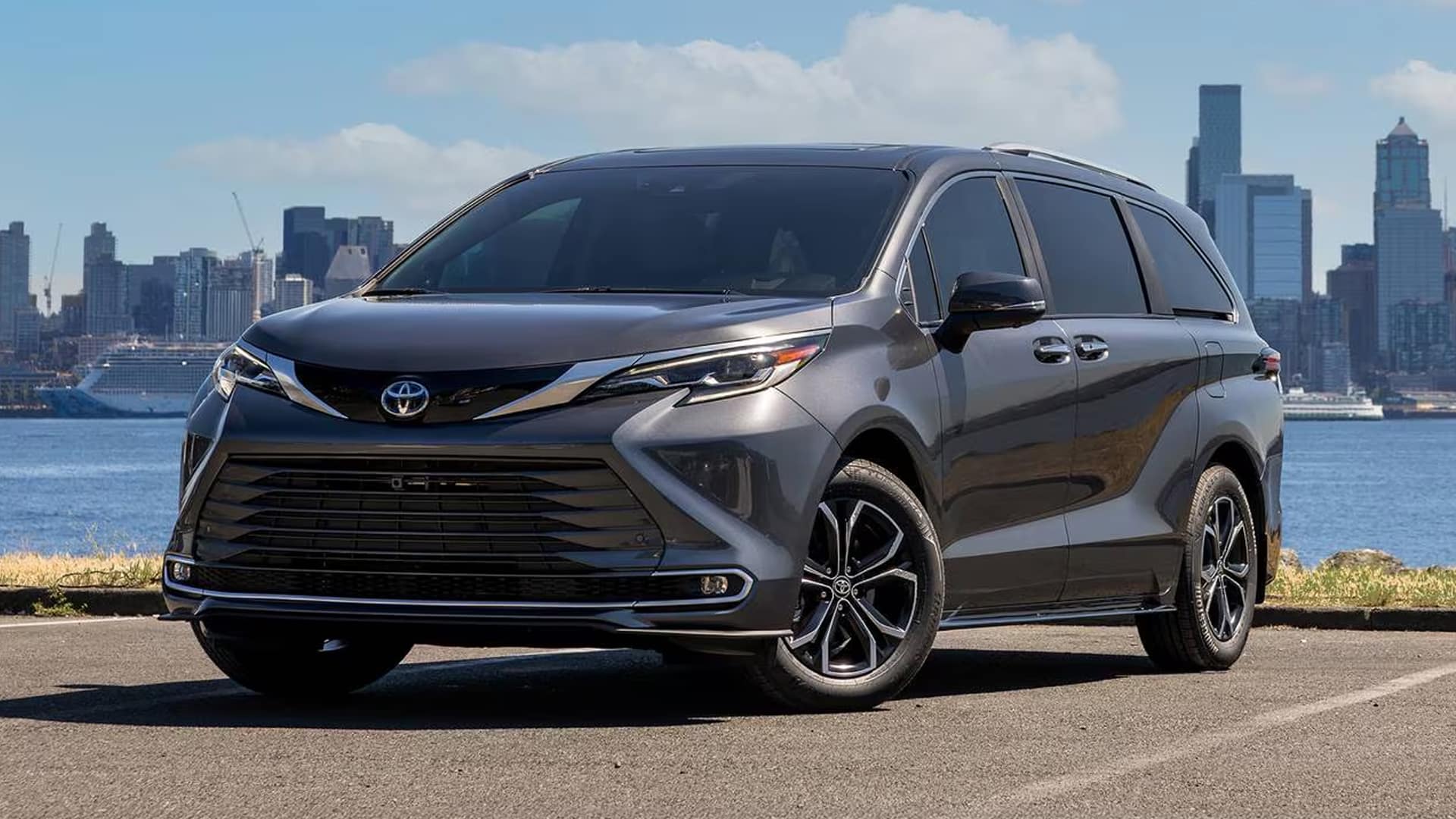 Toyota Sienna, ТОйота Сиенна