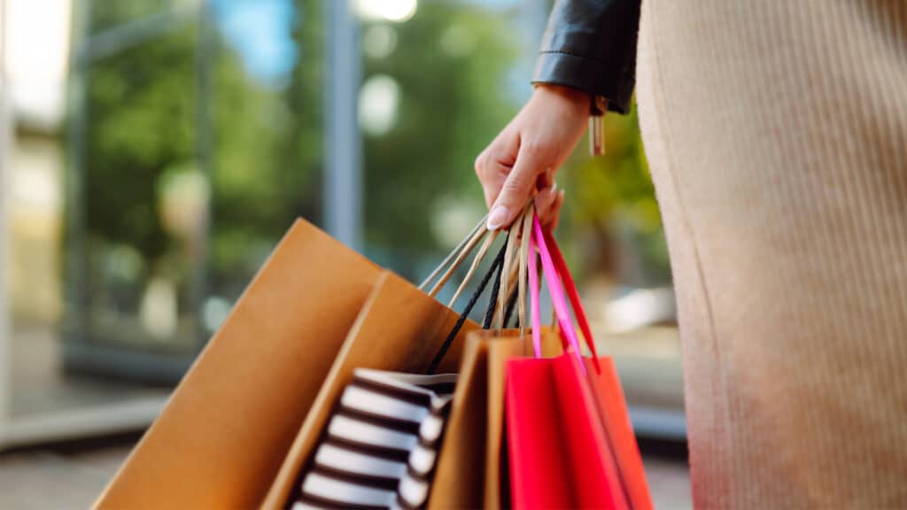 За полгода в Казахстане открылось 54 торговых дома