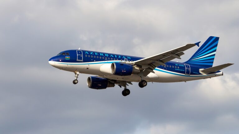 Azal продает билеты на международные рейсы со скидкой до 25%