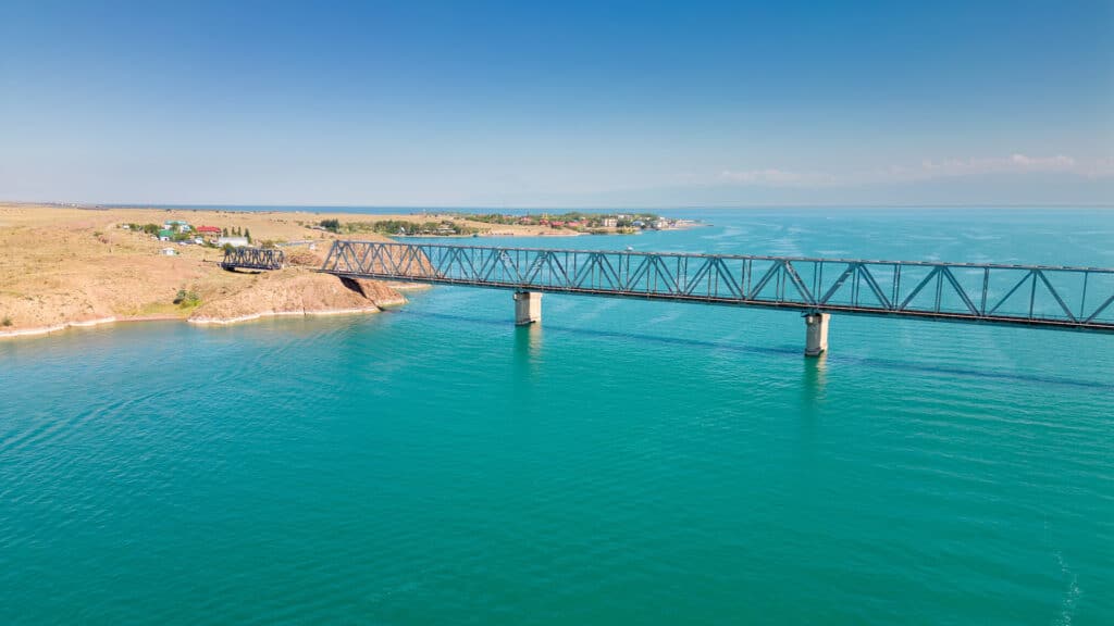 У Капшагайского водохранилища незаконно оформили 84 участка, заявил депутат