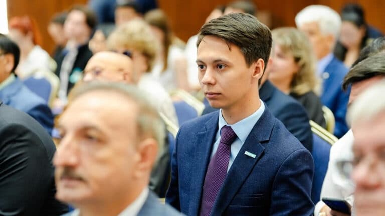 Перизат Кайрат вновь расплакалась на суде при допросе свидетеля