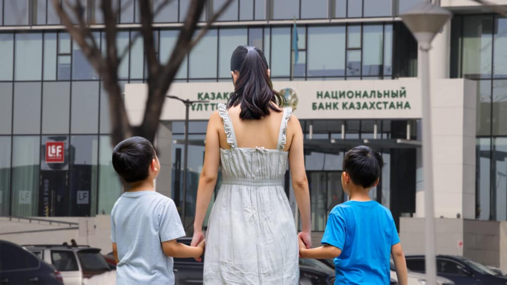 Нацбанк, декрет, суд