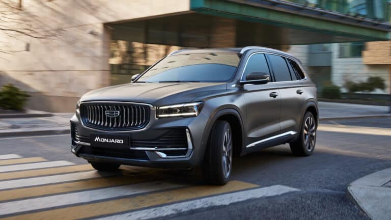 Обновленный Geely Monjaro стал мощнее на 34 л.с.