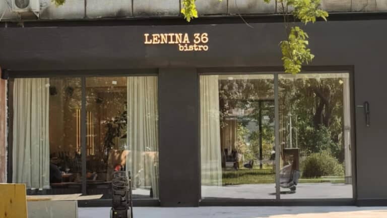 Казахстанцы отменяют кафе в Алматы за название Lenina 36