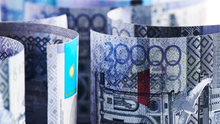 Тенге укрепился к доллару на 1% с начала 2025 года