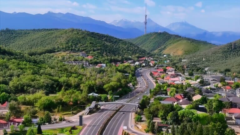 Блогер показал главные улицы Алматы с высоты птичьего полета