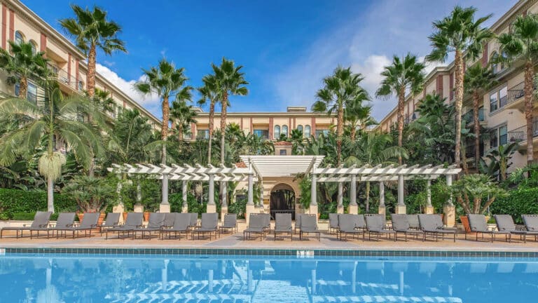 How a residential complex became an epicenter of the Kazakh diaspora in LA