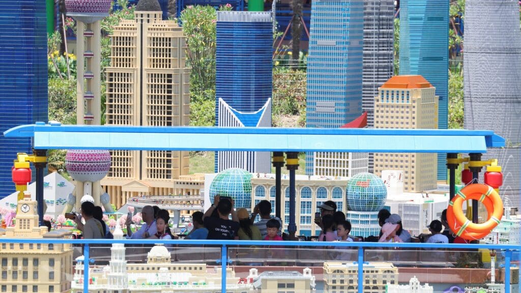 Халық саны күрт азайған Қытай әр балаға жәрдемақы төлейді