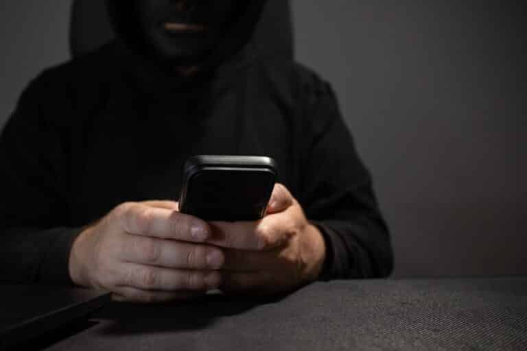 Казахстанцы смогут проверять Instagram-мошенников через eGov