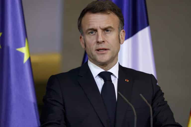 Макрон объявил о создании нового государства в составе Франции