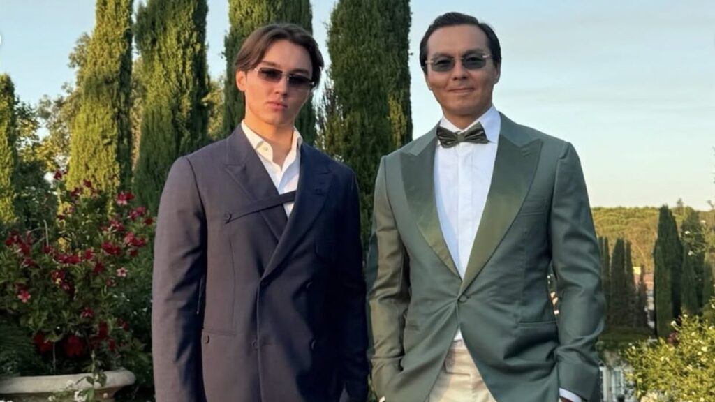 Нурали Алиев показал своего сына