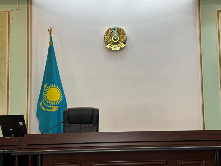 «Әдейі өлтірген жоқпыз»: әріптесінің қазасынан кейін қамалған әскери сотта сөйледі