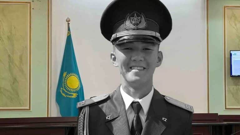 «Әдейі өлтірген жоқпыз»: әріптесінің қазасынан кейін қамалған әскери сотта сөйледі