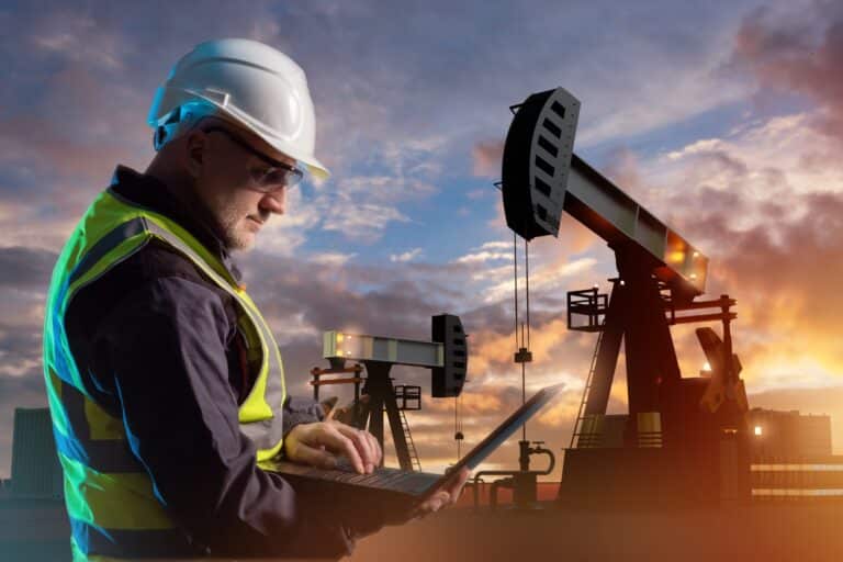 Казахстан и страны ОПЕК+ увеличат добычу нефти в августе