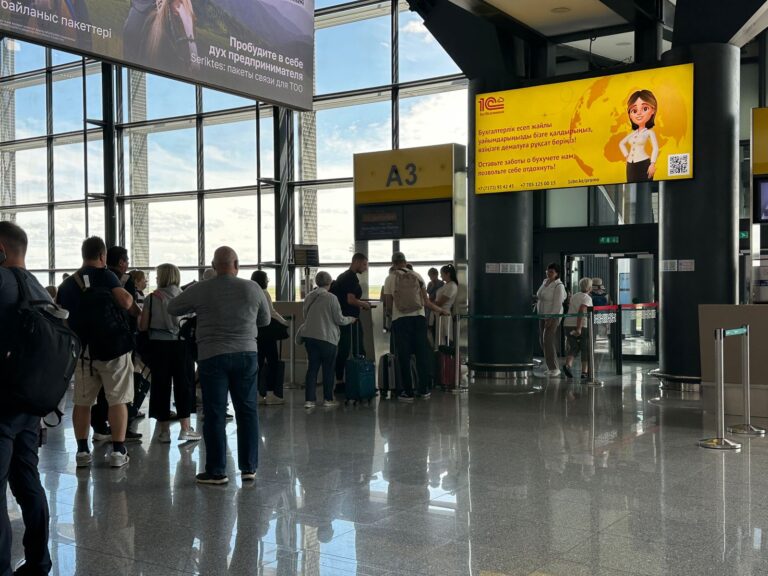 Казахстанцам выдавали поддельные туркоды, не защищающие за рубежом