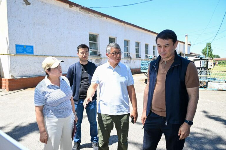 Алматы әкімі кәріз сулары жиналатын Сорбұлақ көлінің жағдайымен танысты