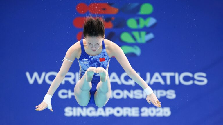 19-летняя китаянка стала девятикратной чемпионкой мира по прыжкам в воду