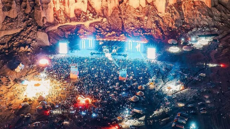 Фестиваль шубата в Мангистау называют казахским Burning Man