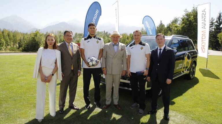 Тренеру «Кайрата» Рафаэлю Уразбахтину подарили Hyundai Palisade за 34 млн тенге