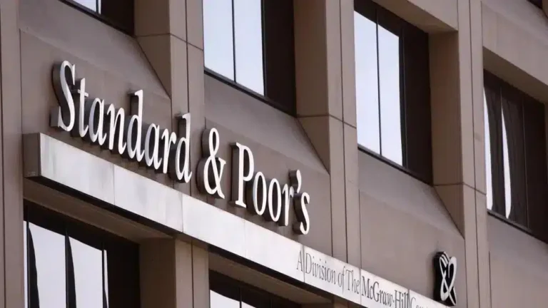 S&P улучшило прогноз по Казахстану со «стабильного» на «позитивный»