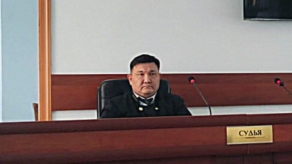 Карабаев, судья, Берденов