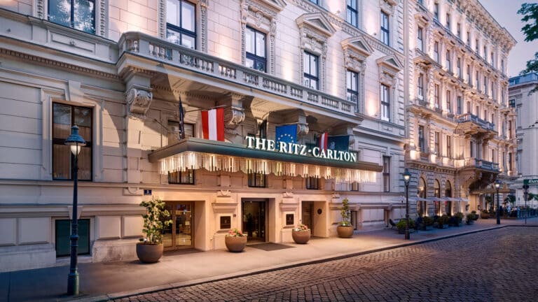 Ritz-Carlton Vienna прокомментировал продажу отеля миллиардеру-строителю Бурдж-Халифа