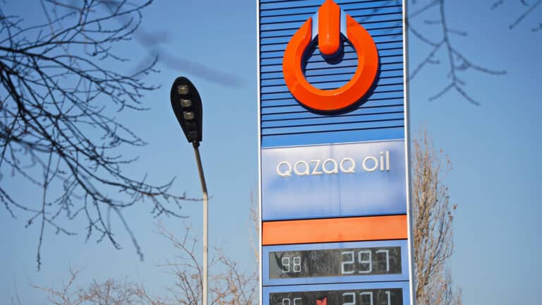 Казахстан заявил об отсутствии угрозы бензинового дефицита