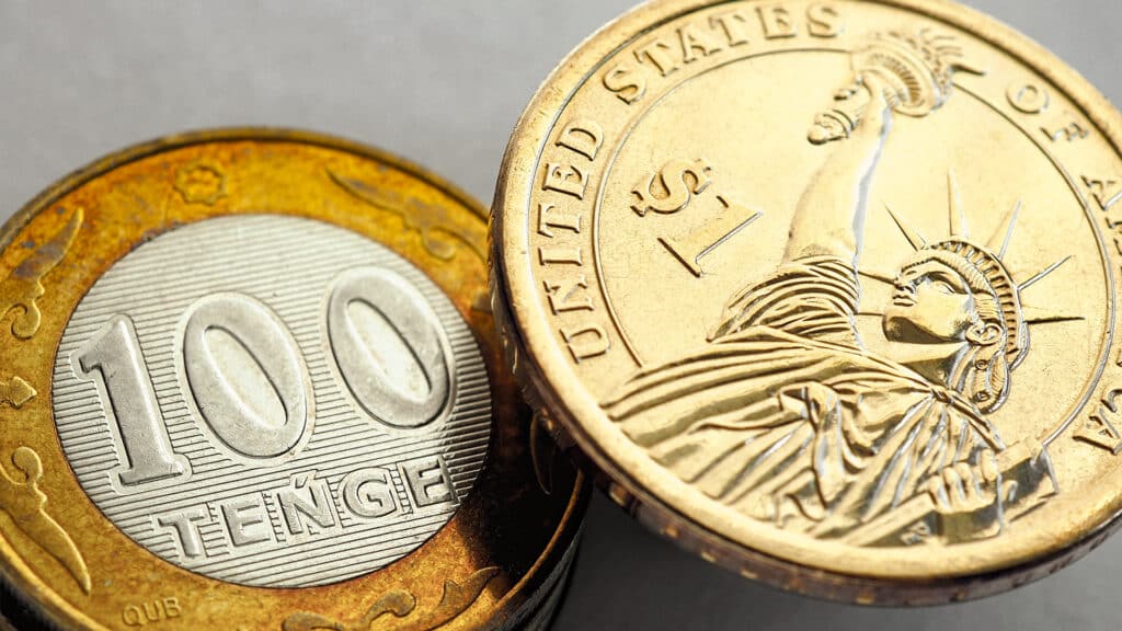 Опрошенные Нацбанком эксперты ухудшили прогноз по курсу тенге на 2025-2027 годы